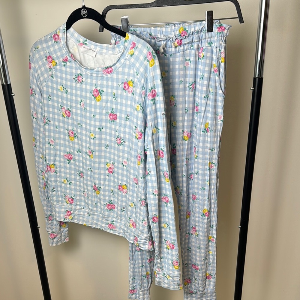 Women's Blue Floral Gingham Long-Sleeve Pajama Set - Picture 2 of 9